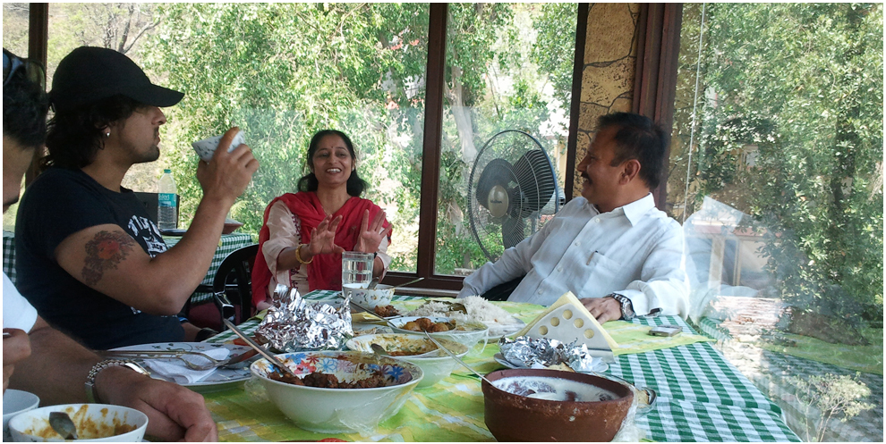 Sonu Nigam Visit Nanda Inn.